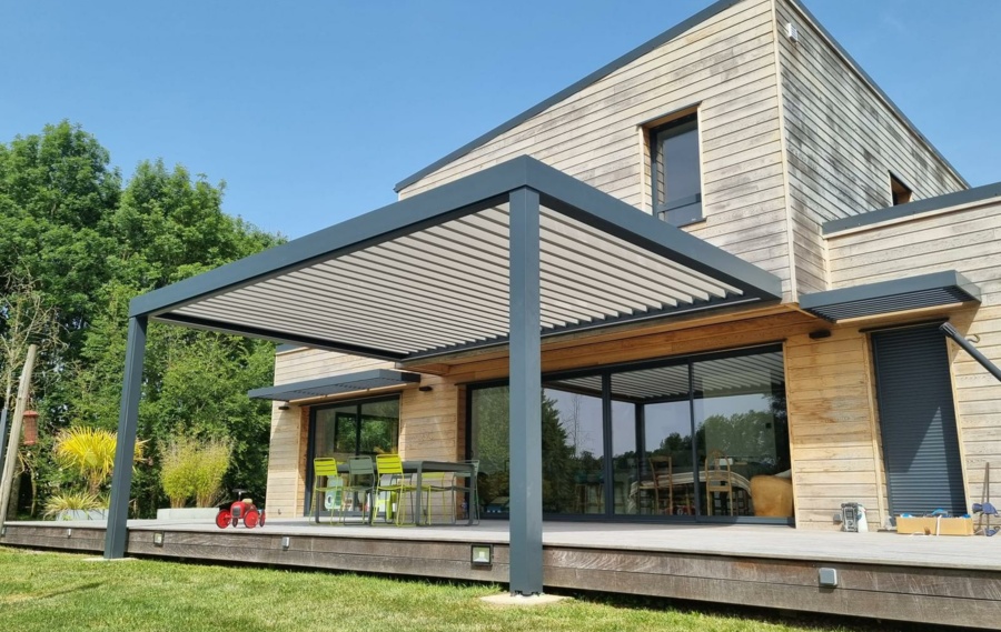Pergola bioclimatique adossée